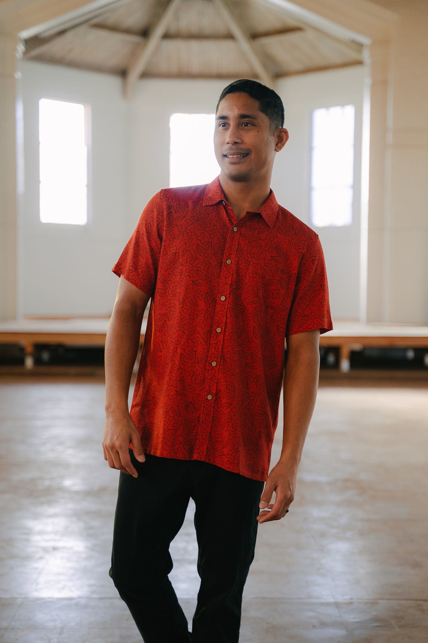 Aloha Shirt Button Down Aala Red Front Model